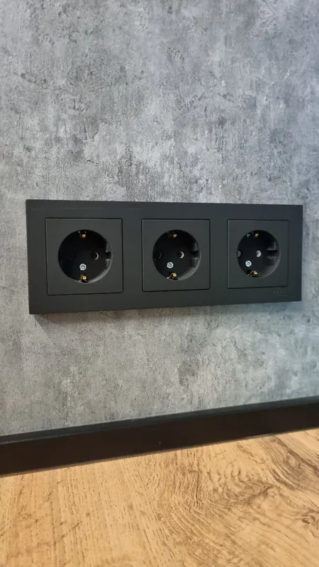 Розетки и выключатели